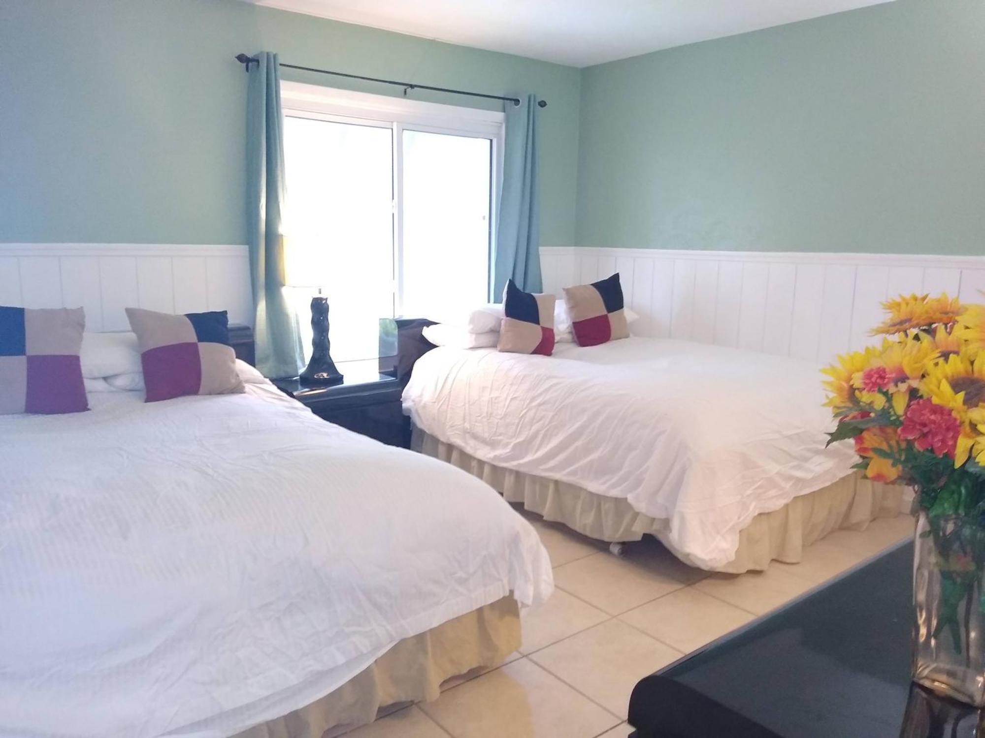 Bermuda Bay Beach Club St. Petersburg Bagian luar foto