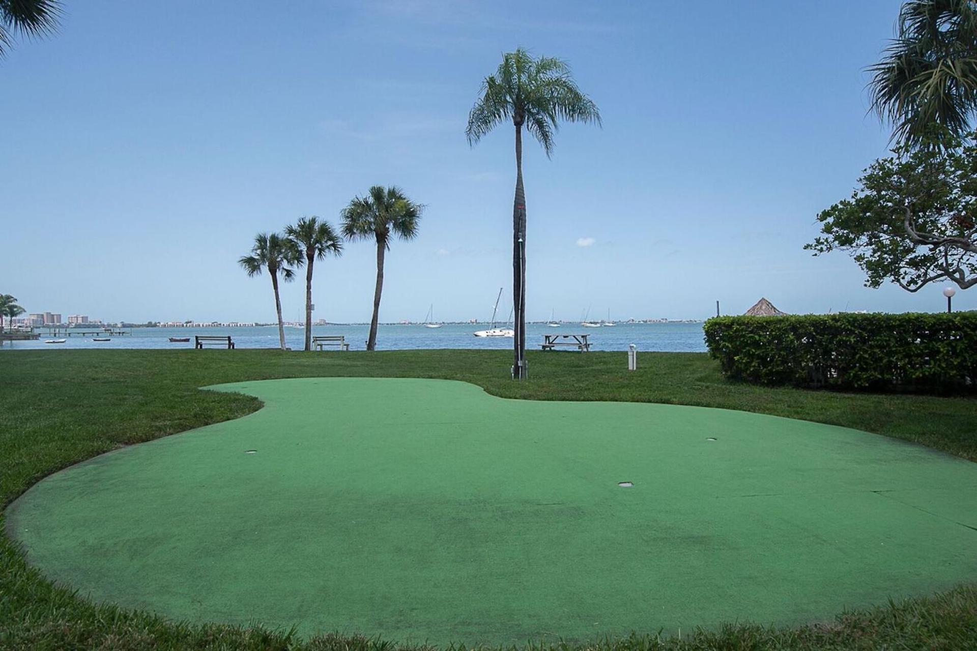 Bermuda Bay Beach Club St. Petersburg Bagian luar foto