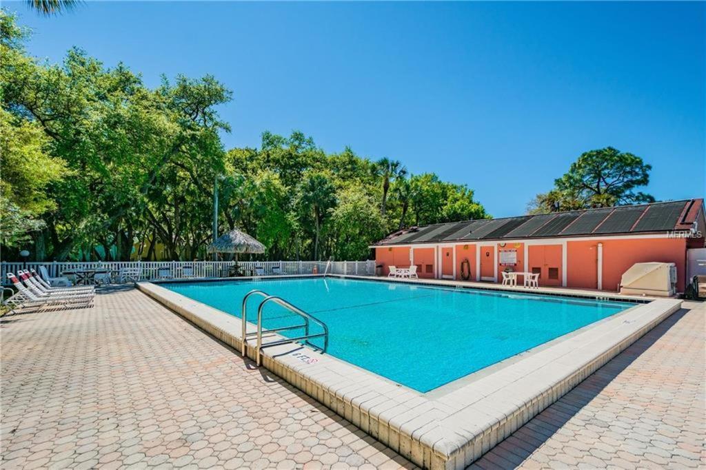 Bermuda Bay Beach Club St. Petersburg Bagian luar foto