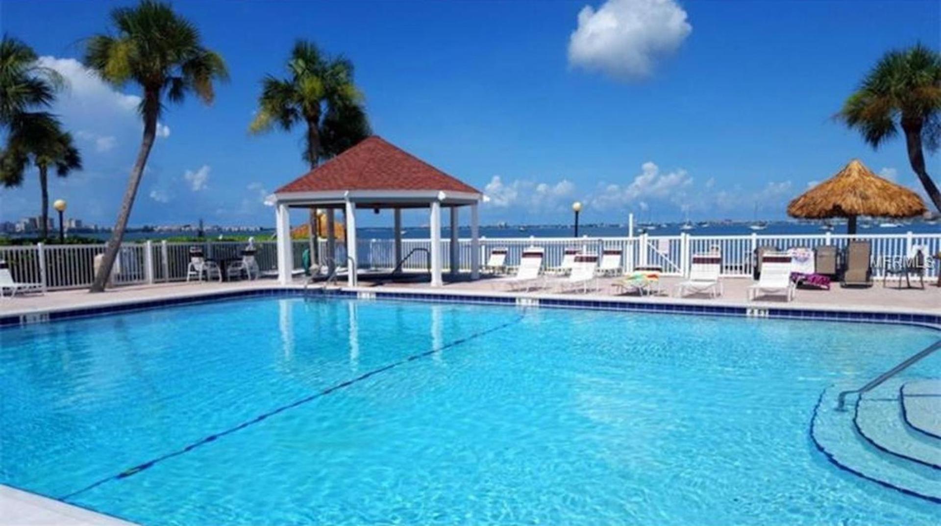 Bermuda Bay Beach Club St. Petersburg Bagian luar foto