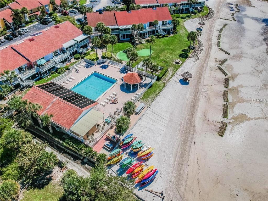 Bermuda Bay Beach Club St. Petersburg Bagian luar foto