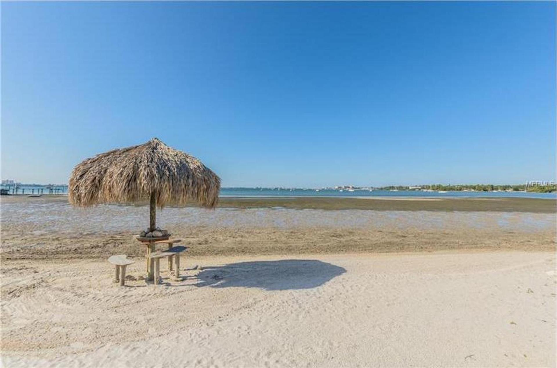 Bermuda Bay Beach Club St. Petersburg Bagian luar foto