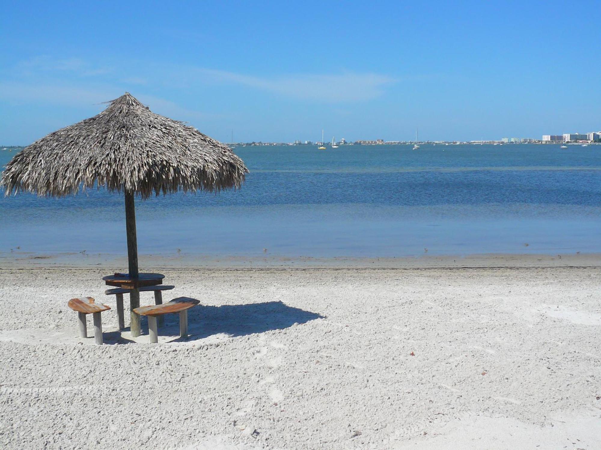 Bermuda Bay Beach Club St. Petersburg Bagian luar foto