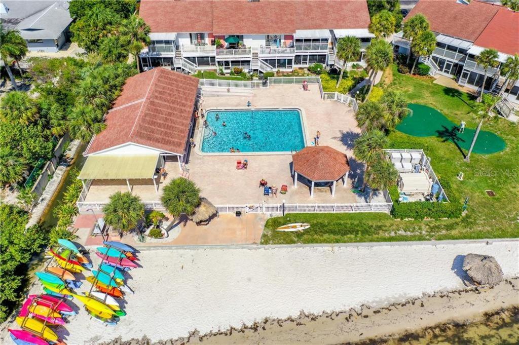 Bermuda Bay Beach Club St. Petersburg Bagian luar foto