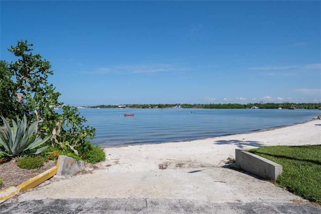 Bermuda Bay Beach Club St. Petersburg Bagian luar foto
